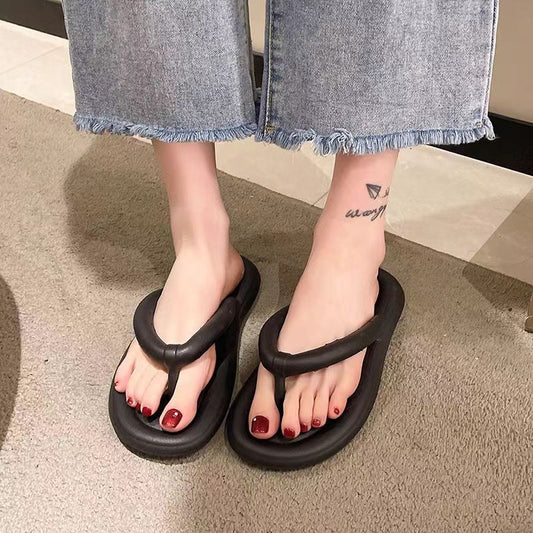 Minimalistyczne klapki domowe japonki